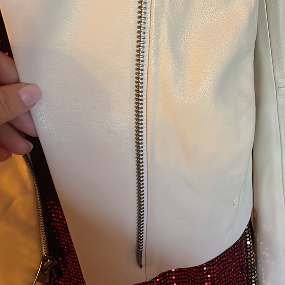 Vince XS- petite 100% Leather Jacket  Asymmetrical Zip - Picture 3 of 7